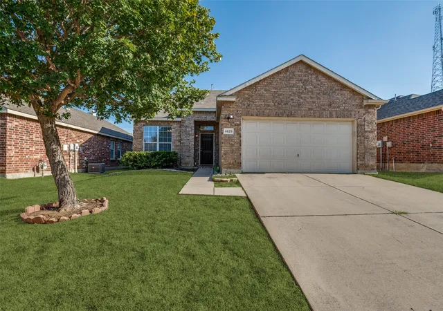Photo 2 of Single family home for sale at 4629 Indian Rock Dr, Fort Worth, TX 76244 | MLS# 21362945 | Listing updated on 2026-09-09