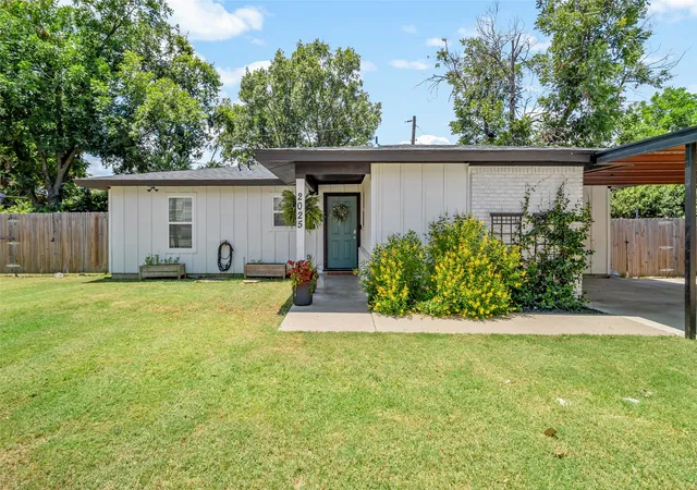 Photo 1 of Sale Pending at 2025 Loop 820, Fort Worth, TX 76134 | MLS# 21362224 | Listing updated on 2026-09-20
