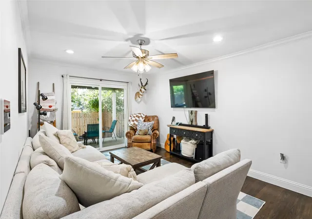 Photo 3 of Sale Pending at 2025 Loop 820, Fort Worth, TX 76134 | MLS# 21362224 | Listing updated on 2026-09-20