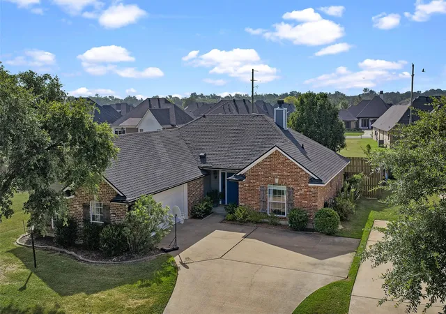 Photo 1 of Single family home for sale at 1602 E Belle Haven Dr, Bossier City, LA 71111 | MLS# 21361986 | Listing updated on 2026-09-10