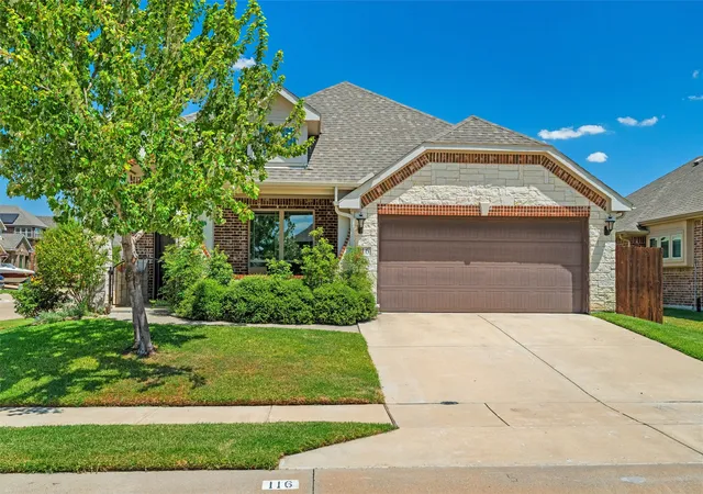 Photo 2 of Single family home for sale at 116 Cimmaron Ct, Alvarado, TX 76009 | MLS# 21361916 | Listing updated on 2026-09-24