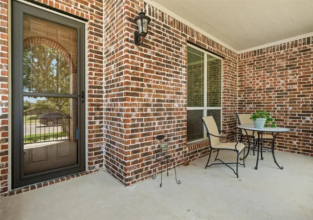 Photo 3 of Single family home for sale at 116 Cimmaron Ct, Alvarado, TX 76009 | MLS# 21361916 | Listing updated on 2026-09-24