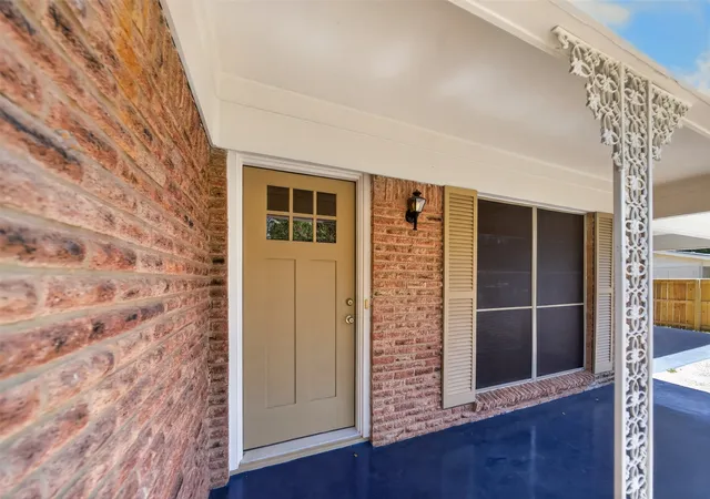 Photo 3 of Single family home for sale at 3041 Lakewood Dr, Tyler, TX 75702 | MLS# 21362252 | Listing updated on 2026-10-06