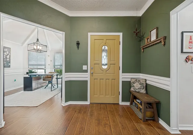 Photo 2 of Sale Pending at 700 Reese Ln, Hurst, TX 76054 | MLS# 21350208 | Listing updated on 2026-09-11