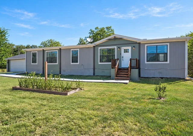 Photo 1 of Manufactured home for sale at 716 N Wright Ave, Kerens, TX 75144 | MLS# 21328862 | Listing updated on 2026-10-20