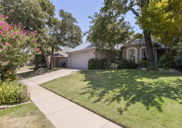 Photo 1 of Single family home for sale at 4908 Arborgate Dr, Arlington, TX 76017 | MLS# 21351593 | Listing updated on 2026-10-03