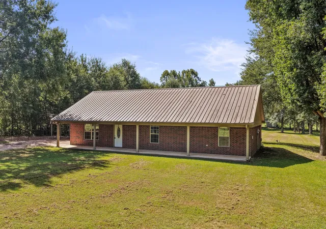 Photo 3 of Sale Pending at 522 Cr 4245, Mount Pleasant, TX 75455 | MLS# 21362817 | Listing updated on 2026-09-14