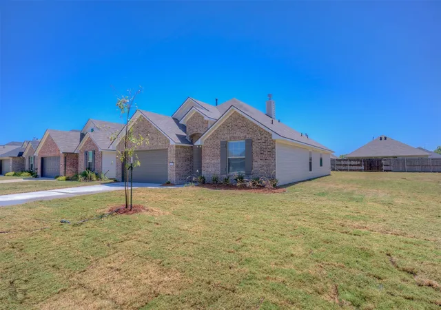Photo 3 of Sale Pending at 4225 Toledo Bnd, Bossier City, LA 71111 | MLS# 21362161 | Listing updated on 2026-09-10