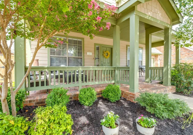 Photo 2 of Single family home for sale at 4222 Boxwood Dr, Denton, TX 76208 | MLS# 21362872 | Listing updated on 2026-10-07