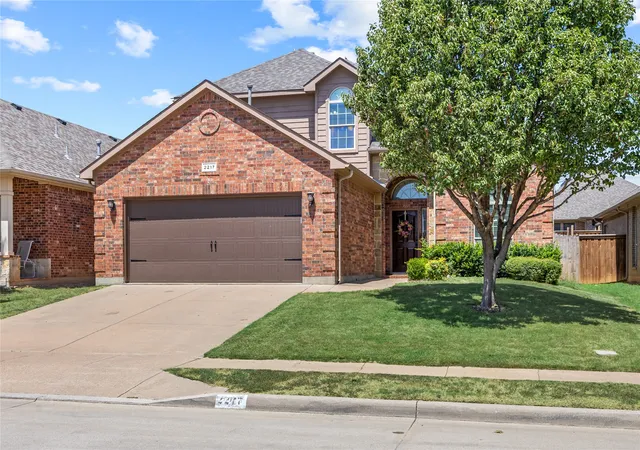 Photo 2 of Single family home for sale at 2217 Frosted Willow Ln, Fort Worth, TX 76177 | MLS# 21362417 | Listing updated on 2026-09-14