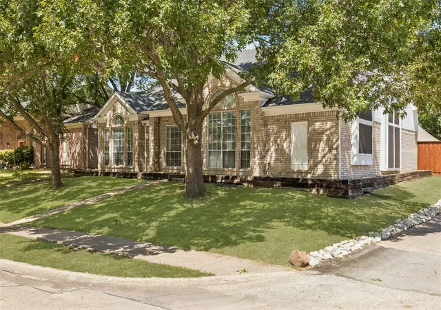 Photo 2 of Sale Pending at 8113 Pickard Dr, Rowlett, TX 75088 | MLS# 21363216 | Listing updated on 2026-09-14