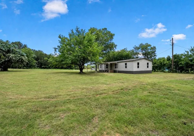 Photo 3 of Manufactured home for sale at 175 Fm 2114, Aquilla, TX 76622 | MLS# 21363255 | Listing updated on 2026-09-09