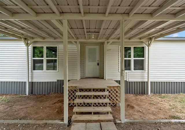 Photo 4 of Manufactured home for sale at 175 Fm 2114, Aquilla, TX 76622 | MLS# 21363255 | Listing updated on 2026-09-28