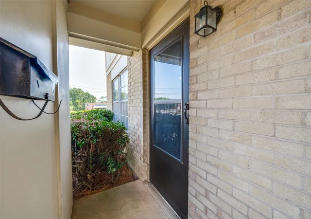 Listing Photo 4 - Condo for sale in building located at 1905 W Morton St, Denison, TX 75020 - Unit #1