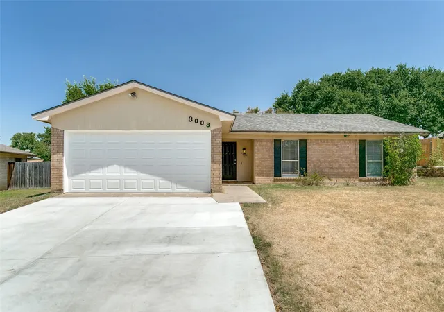 Photo 2 of Sale Pending at 3008 Highgate Ln, Bedford, TX 76021 | MLS# 21363273 | Listing updated on 2026-09-11