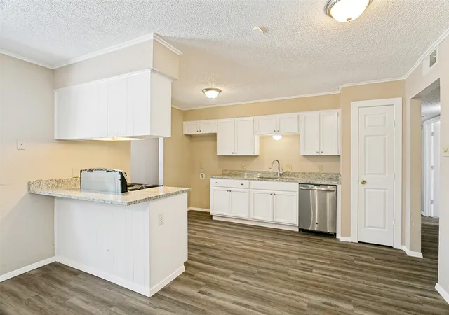 Photo 3 of Sale Pending at 3008 Highgate Ln, Bedford, TX 76021 | MLS# 21363273 | Listing updated on 2026-09-11