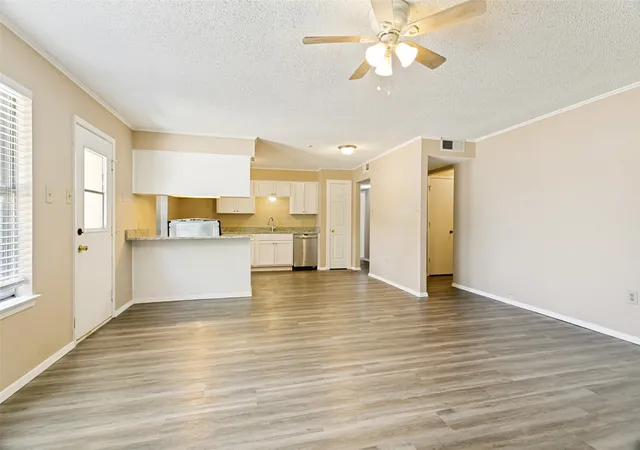 Photo 4 of Sale Pending at 3008 Highgate Ln, Bedford, TX 76021 | MLS# 21363273 | Listing updated on 2026-09-11