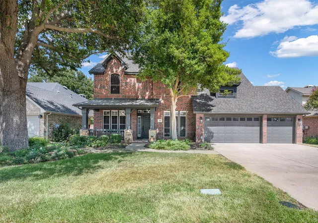 Photo 1 of Sale Pending at 2710 Cobblestone Dr, Grapevine, TX 76051 | MLS# 21362538 | Listing updated on 2026-10-05