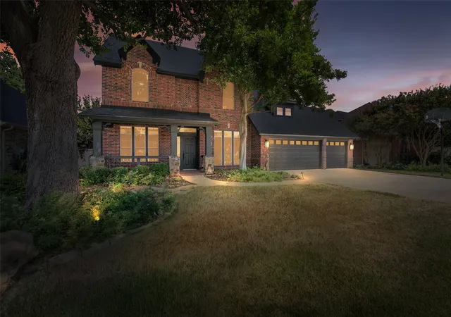 Photo 2 of Sale Pending at 2710 Cobblestone Dr, Grapevine, TX 76051 | MLS# 21362538 | Listing updated on 2026-10-05