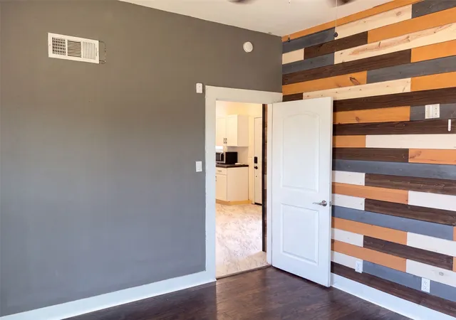 Photo 3 of Single family home for sale at 606 N Cedar St, Seymour, TX 76380 | MLS# 21363118 | Listing updated on 2026-10-01