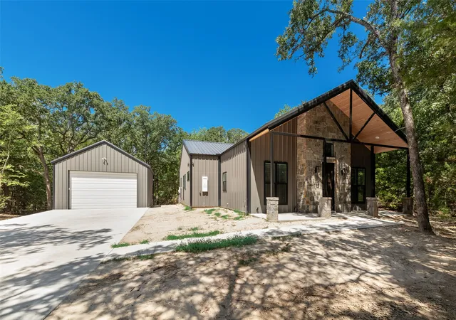 Photo 3 of Single family home for sale at 6326 Fm 2101, Quinlan, TX 75474 | MLS# 21362542 | Listing updated on 2026-09-15