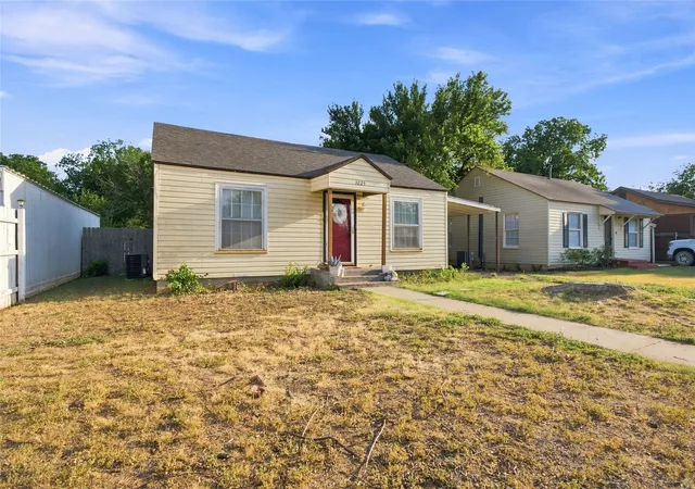 Photo 2 of Sale Pending at 3225 S 4th St, Abilene, TX 79605 | MLS# 21362658 | Listing updated on 2026-09-13