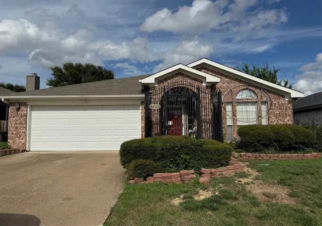 Photo 2 of Sale Pending at 7309 Nohl Ranch Rd, Fort Worth, TX 76133 | MLS# 21363524 | Listing updated on 2026-09-16