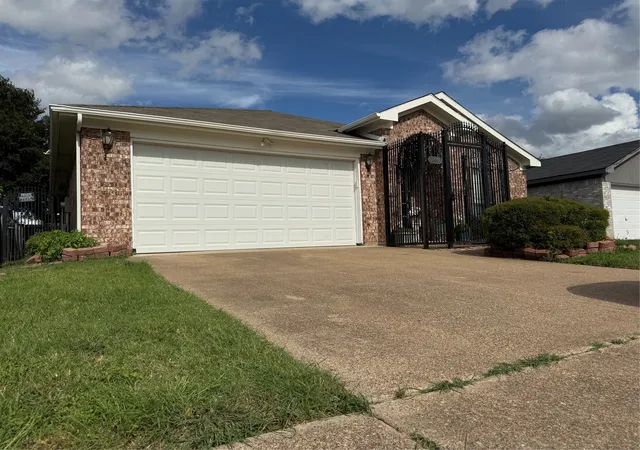 Photo 3 of Sale Pending at 7309 Nohl Ranch Rd, Fort Worth, TX 76133 | MLS# 21363524 | Listing updated on 2026-09-16