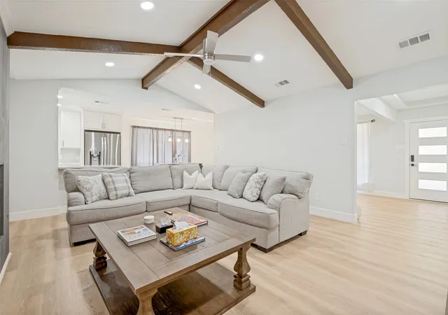 Photo 4 of Single family home for sale at 948 Briarcove Pl, Lancaster, TX 75146 | MLS# 21362911 | Listing updated on 2026-09-13