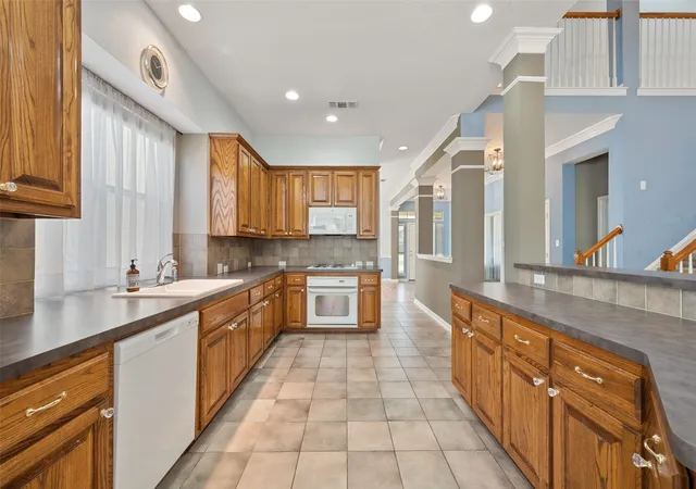 Photo 3 of Single family home for sale at 2405 Moon Dance Ct, Arlington, TX 76001 | MLS# 21362491 | Listing updated on 2026-10-05