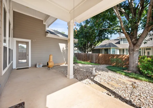 Photo 4 of Single family home for sale at 2405 Moon Dance Ct, Arlington, TX 76001 | MLS# 21362491 | Listing updated on 2026-10-05