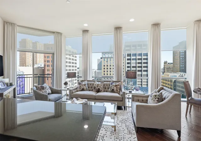 Photo 2 of Condo for sale at 500 Throckmorton St #911, Fort Worth, TX 76102 | MLS# 21363510 | Listing updated on 2026-09-15