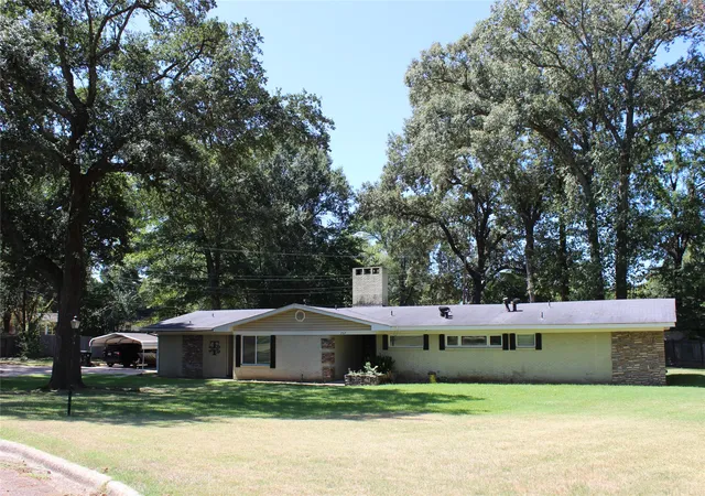 Photo 3 of Single family home for sale at 707 Browning Dr, Springhill, LA 71075 | MLS# 21363376 | Listing updated on 2026-09-14