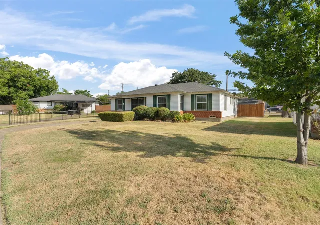 Photo 3 of Sale Pending at 8133 Cavalier Cir, Dallas, TX 75227 | MLS# 21363551 | Listing updated on 2026-09-11