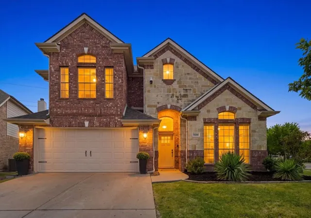 Photo 1 of Single family home for sale at 15200 Mallard Crk St, Roanoke, TX 76262 | MLS# 21363584 | Listing updated on 2026-09-25