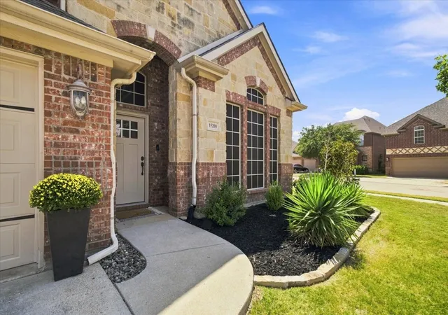 Photo 3 of Single family home for sale at 15200 Mallard Crk St, Roanoke, TX 76262 | MLS# 21363584 | Listing updated on 2026-09-25