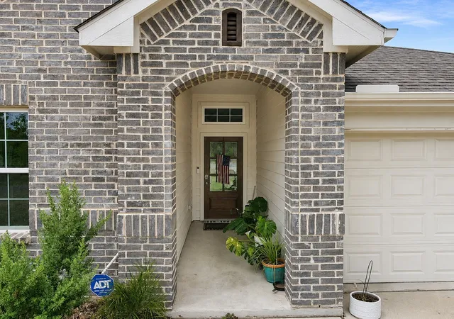 Photo 2 of Single family home for sale at 722 Haynie Dr, Bridgeport, TX 76426 | MLS# 21363525 | Listing updated on 2026-09-12