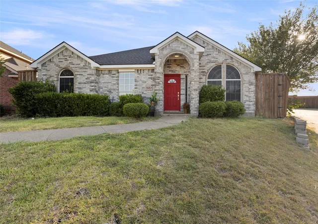 Photo 1 of Single family home for sale at 1302 Ryan Dr, Mesquite, TX 75149 | MLS# 21363664 | Listing updated on 2026-09-11