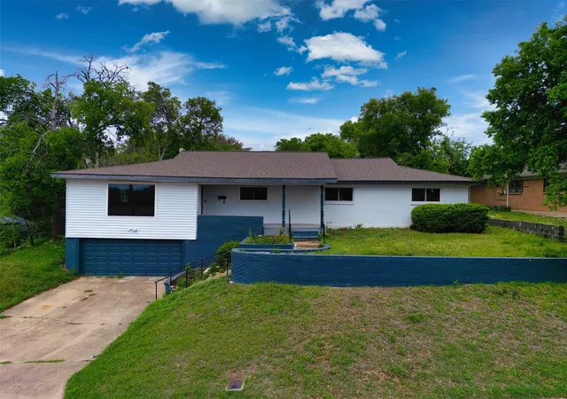 Photo 1 of Single family home for sale at 7401 Trimble Dr, Fort Worth, TX 76134 | MLS# 21363647 | Listing updated on 2026-09-15