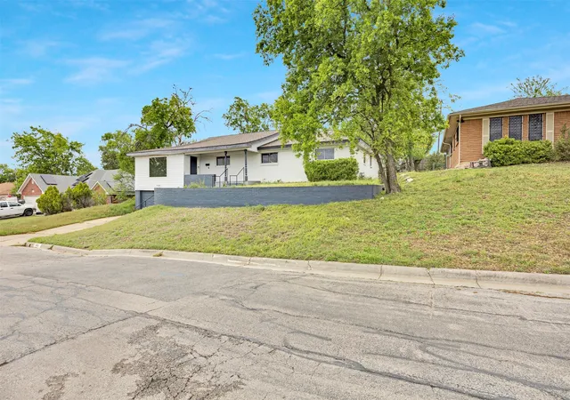 Photo 3 of Single family home for sale at 7401 Trimble Dr, Fort Worth, TX 76134 | MLS# 21363647 | Listing updated on 2026-09-15