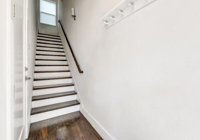 Photo 3 of Condo for sale at 5711 Bryan Pkwy #102, Dallas, TX 75206 | MLS# 21361351 | Listing updated on 2026-09-13