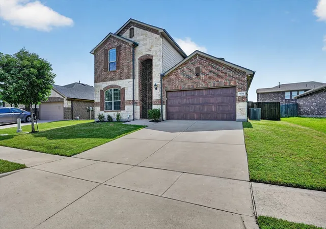 Photo 2 of Single family home for sale at 1332 Foxglove Ln, Burleson, TX 76028 | MLS# 21363695 | Listing updated on 2026-09-10