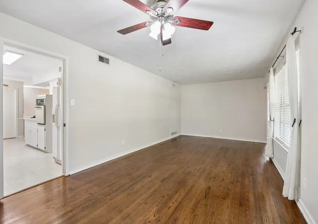 Photo 4 of Sale Pending at 10639 Longmeadow Dr, Dallas, TX 75238 | MLS# 21248176 | Listing updated on 2026-09-24