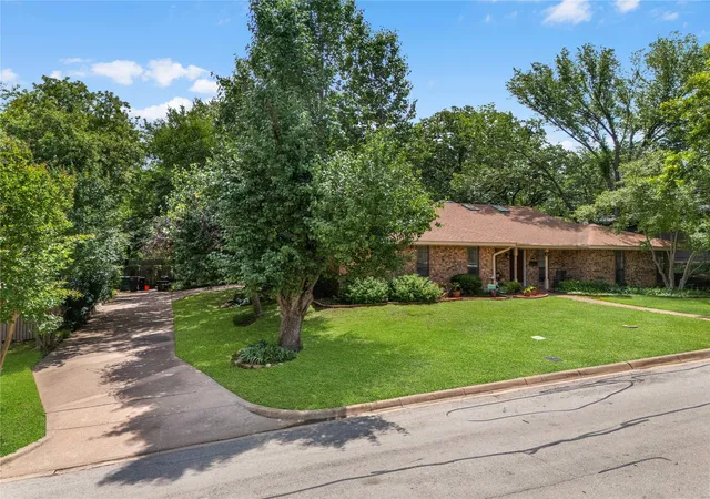 Photo 3 of Single family home for sale at 1455 Warrington Ct, Fort Worth, TX 76112 | MLS# 21289058 | Listing updated on 2026-09-12