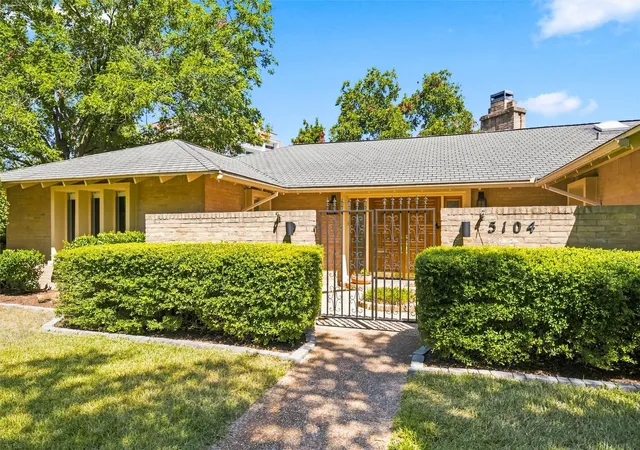 Photo 3 of Single family home for sale at 5104 Lake Jackson Dr, Waco, TX 76710 | MLS# 21363520 | Listing updated on 2026-09-10