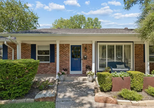 Photo 1 of Sale Pending at 11555 Cromwell Cir, Dallas, TX 75229 | MLS# 21362421 | Listing updated on 2026-09-17