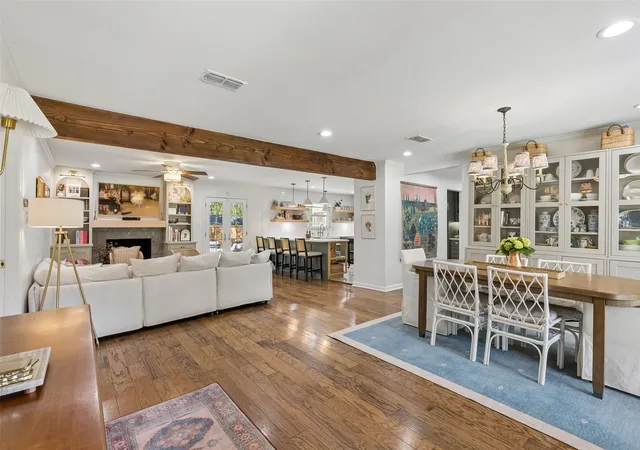 Photo 2 of Sale Pending at 11555 Cromwell Cir, Dallas, TX 75229 | MLS# 21362421 | Listing updated on 2026-09-17
