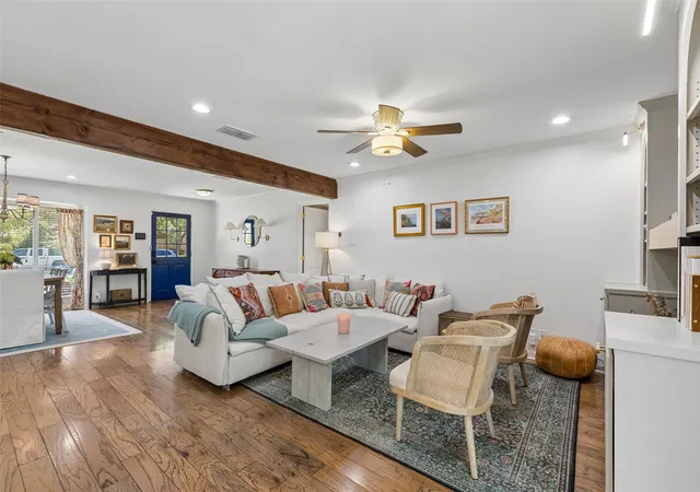 Photo 4 of Sale Pending at 11555 Cromwell Cir, Dallas, TX 75229 | MLS# 21362421 | Listing updated on 2026-09-17
