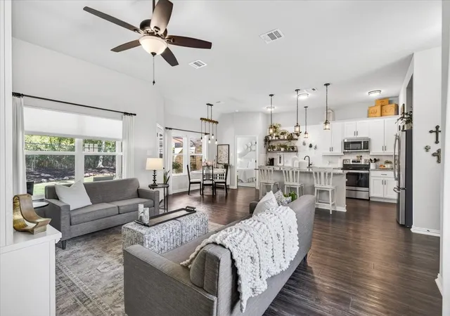 Photo 4 of Single family home for sale at 216 Skiff Dr, Gun Barrel City, TX 75156 | MLS# 21363598 | Listing updated on 2026-10-03