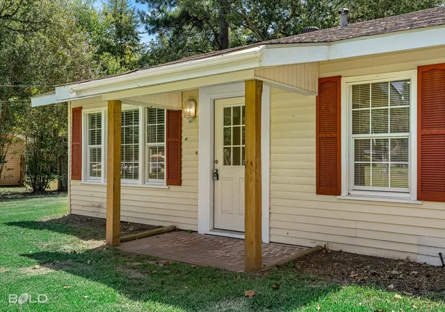 Photo 2 of Single family home for sale at 6337 Garden Oaks Dr, Shreveport, LA 71129 | MLS# 21364035 | Listing updated on 2026-10-06